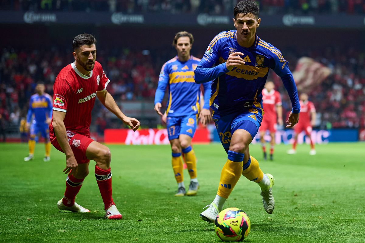 Paulinho está com o Toluca na final da liga mexicana