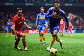 Paulinho está com o Toluca na final da liga mexicana