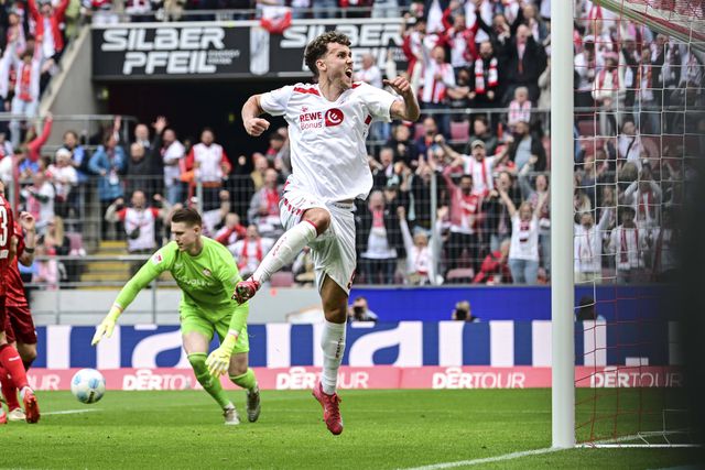 Ex-Benfica ajuda Colónia a regressar à Bundesliga