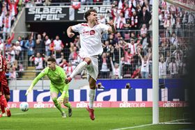 Ex-Benfica ajuda Colónia a regressar à Bundesliga