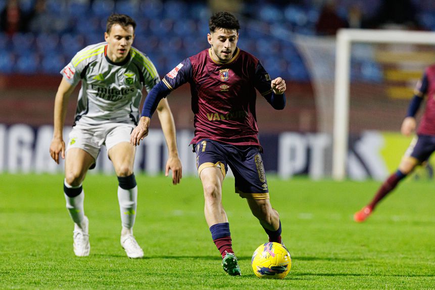 Manu Pozo destacou-se na Liga 2 e emblema do Oeste premiou-o com a renovação de contrato (Foto: IMAGO)
