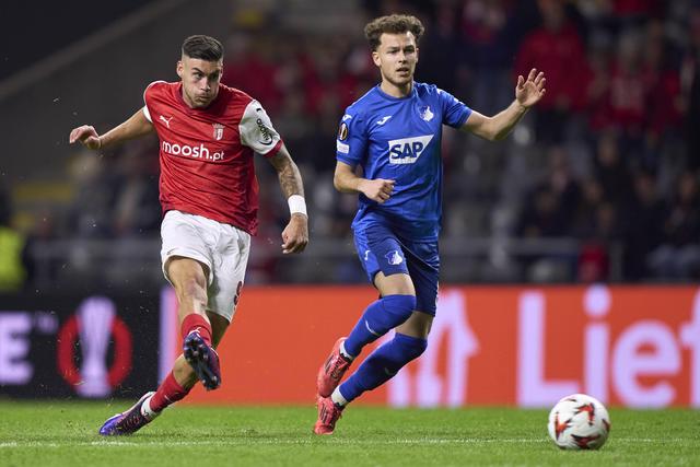 Roberto Fernández esteve apenas uma época no SC Braga, mas transferência para o Espanhol continua a render aos arsenalistas