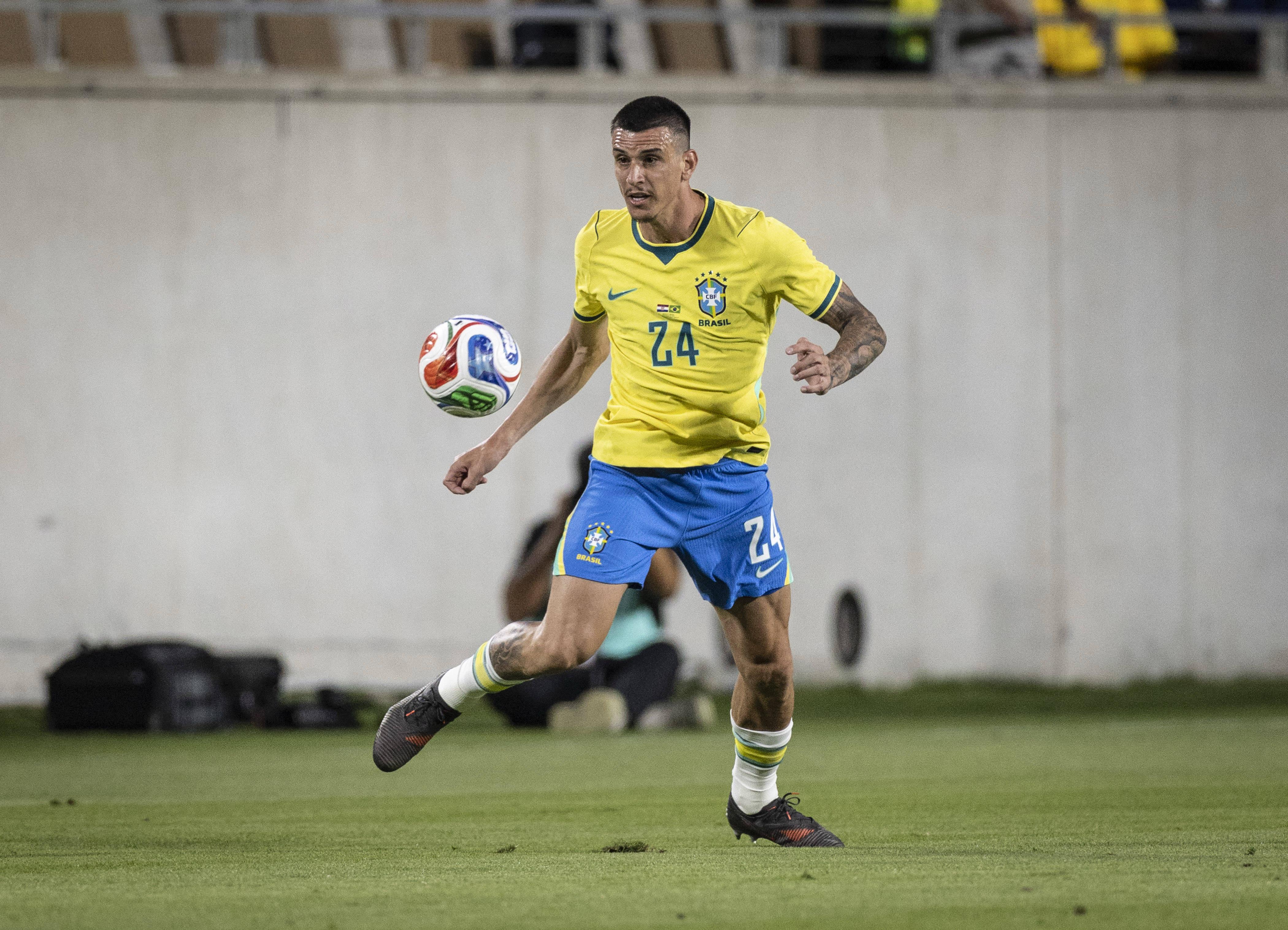 Roger Ibañez, do Al Ahli
