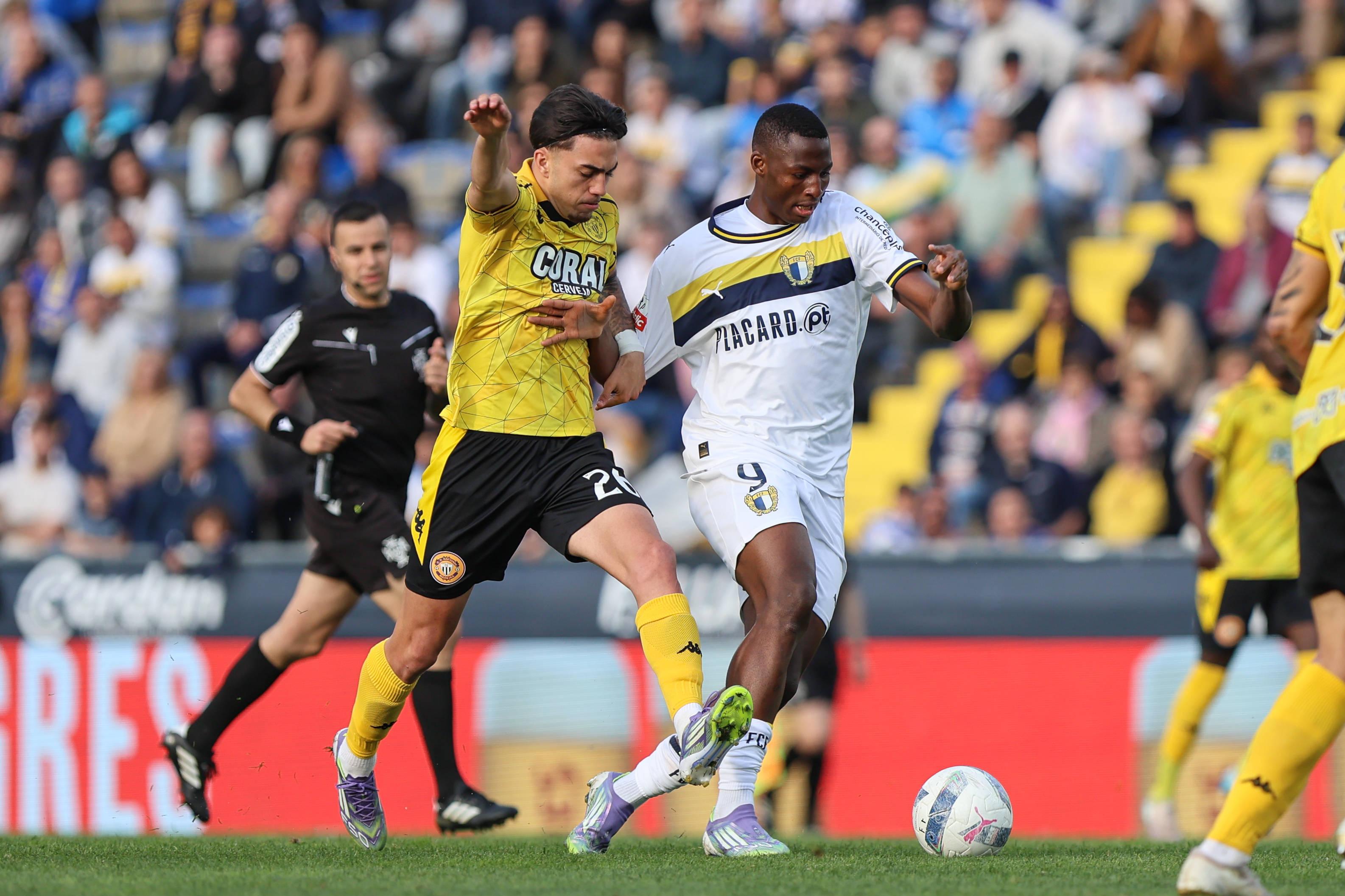 Umar Abubakar está a ganhar o seu espaço no Famalicão e promete ainda mais para a próxima temporada
