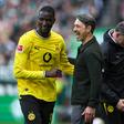 Niko Kovac, treinador do Borussia Dortmund, com a estrela de ataque, Guirassy
