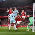 Arsenal vence Burnley e está a um passo de ser campeão inglês