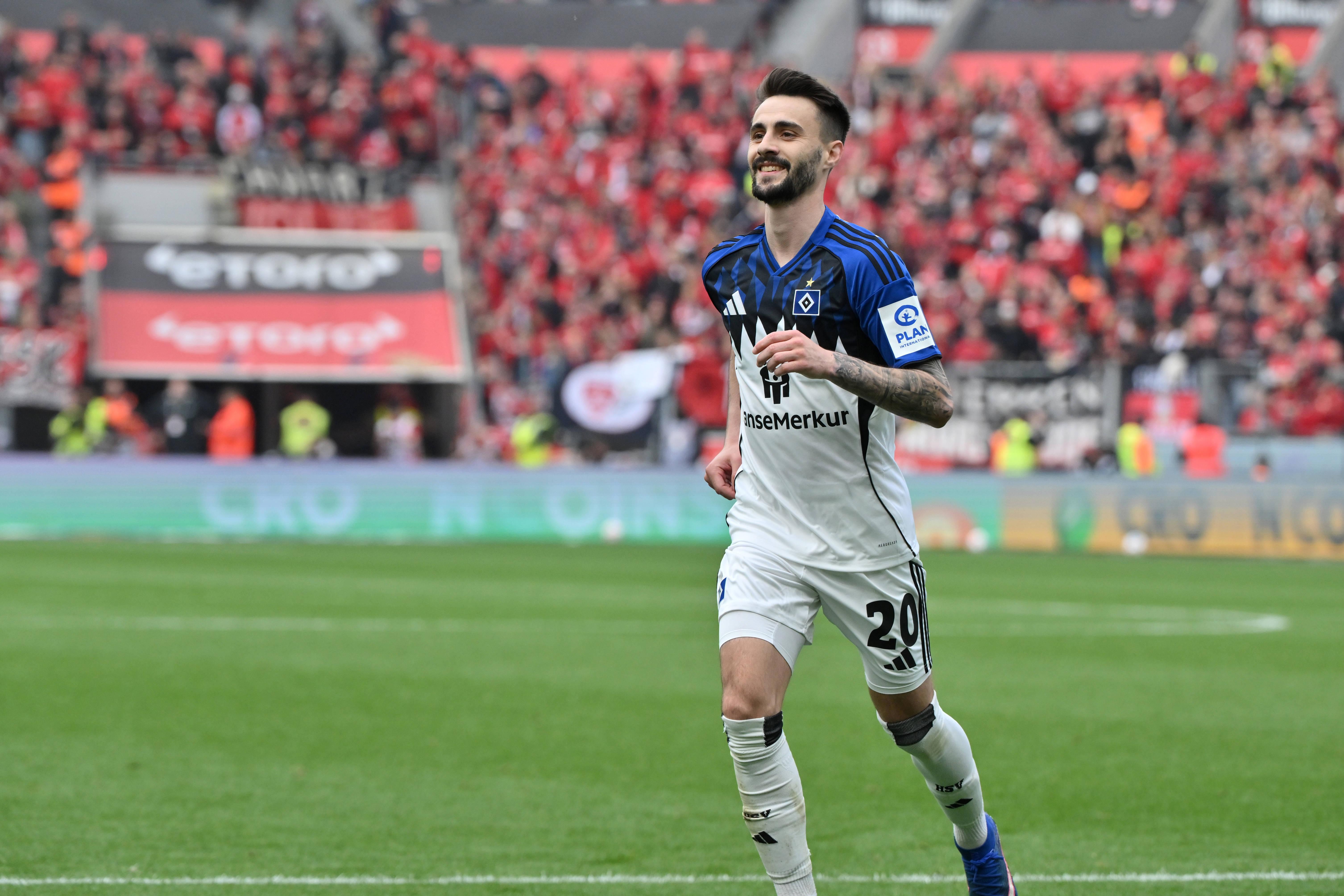 Fábio Vieira marcou 7 golos e fez 5 assistências na Bundesliga pelo Hamburgo