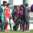 A reação de Sandro Cruz no final da partida em Vila do Conde - Foto: A BOLA