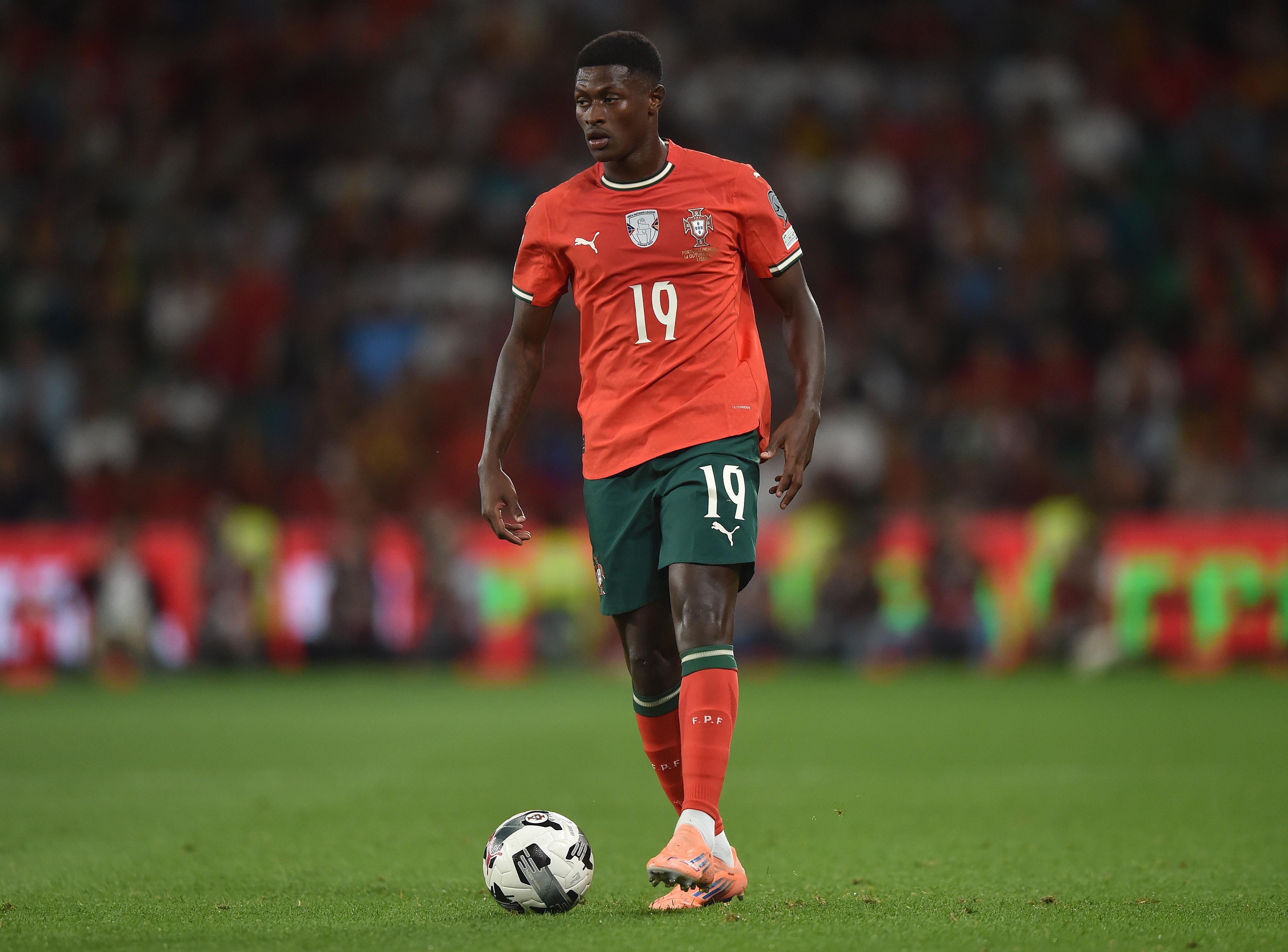 Nuno Mendes (PSG, 43 jogos, 1 golo)