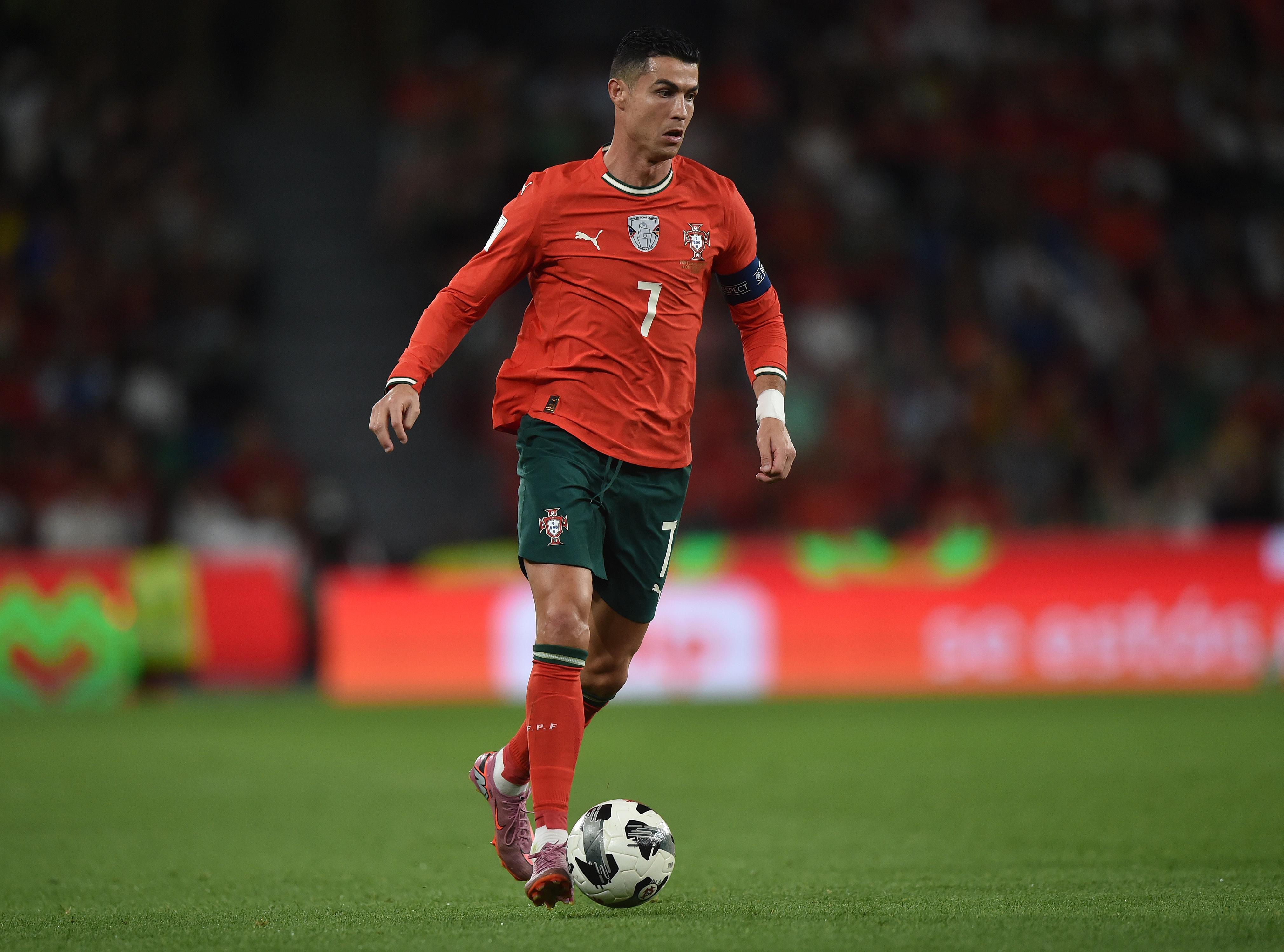 Cristiano Ronaldo (Al Nassr, 226 jogos, 143 golos(