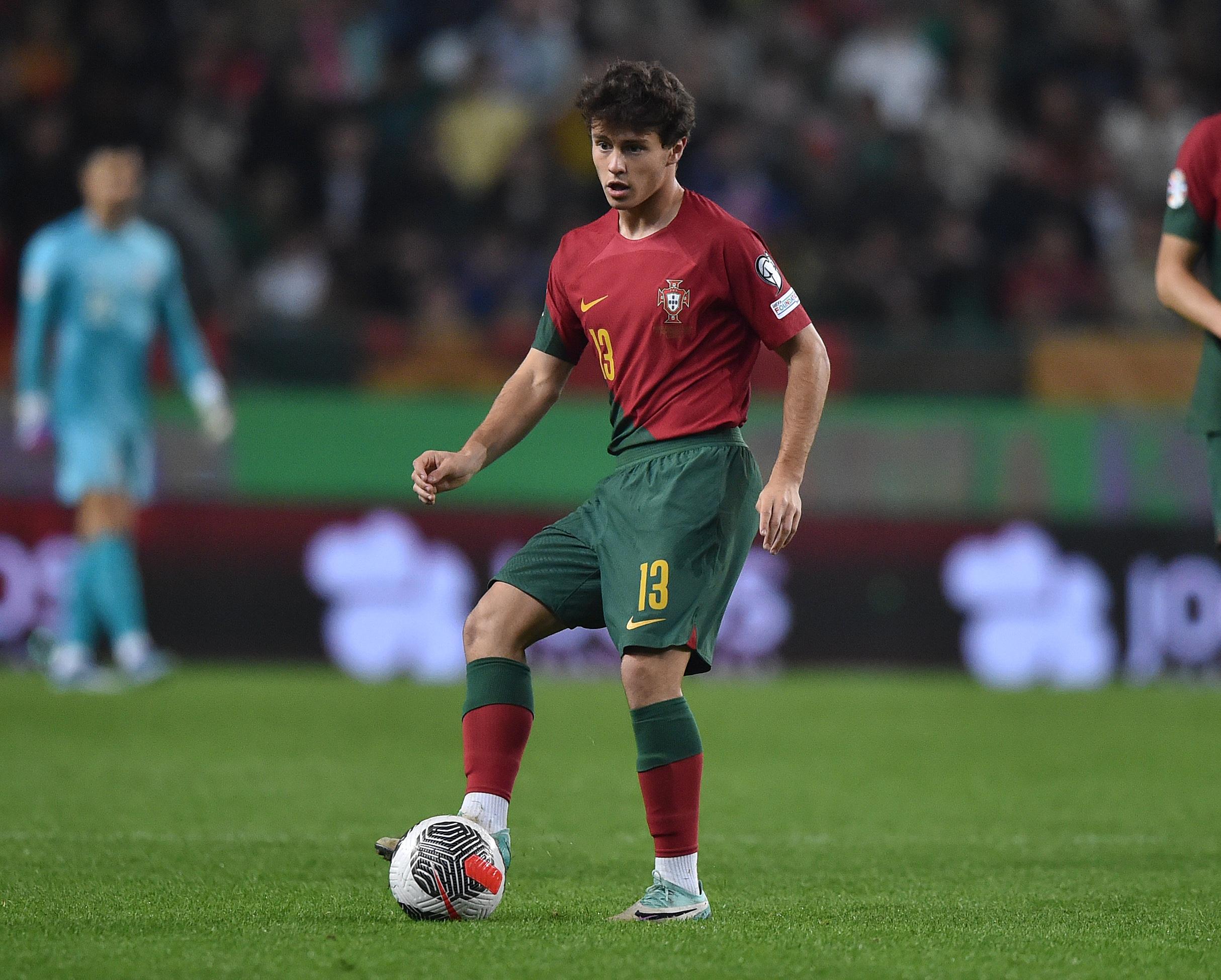 João Neves (PSG, 21 jogos, 3 golos)