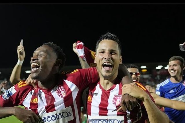 Aves SAD: Eric Veiga renova por uma época