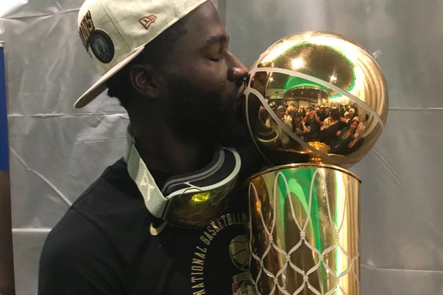 Neemias Queta campeão da NBA: «F******, estou no topo do Mundo!»