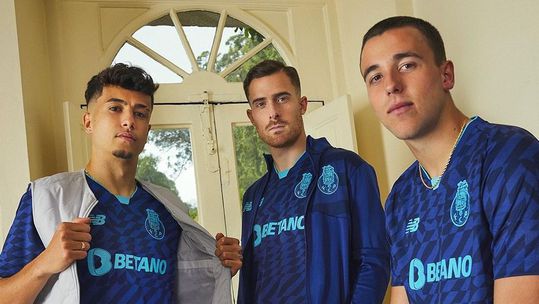Aqui está a terceira camisola do FC Porto para 2024/2025 (fotogaleria)