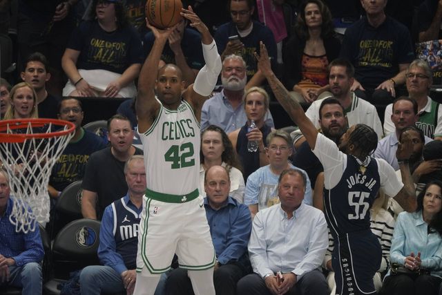 NBA: Al Horford assina pelos Warriors e abre (ainda mais) espaço para Neemias