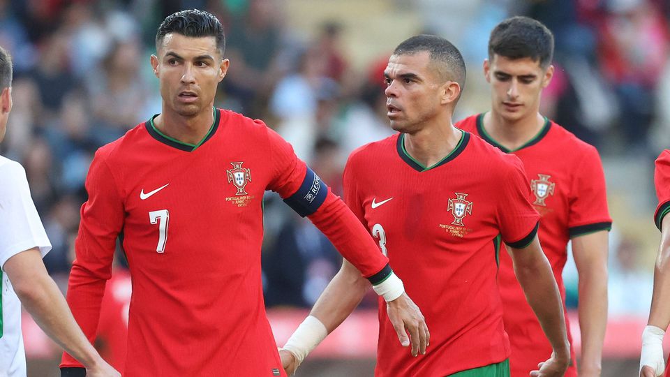 Pepe é o jogador mais velho de sempre a jogar num Europeu e Ronaldo no top-3