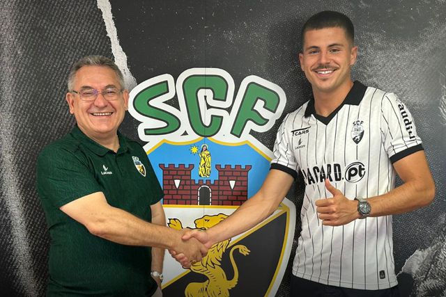 Farense oficializou Marco Moreno