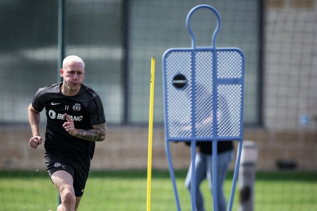 Nuno Santos já calça as chuteiras e vai ao relvado dar uns toques na bola