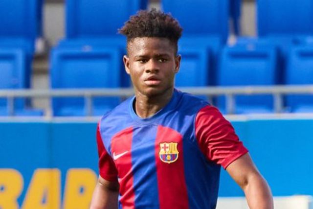 FC Porto: Deco reunido com agente de Faye