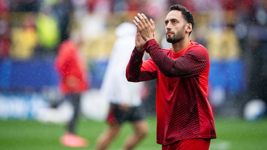 Jogadores da Turquia ovacionados à entrada para o aquecimento