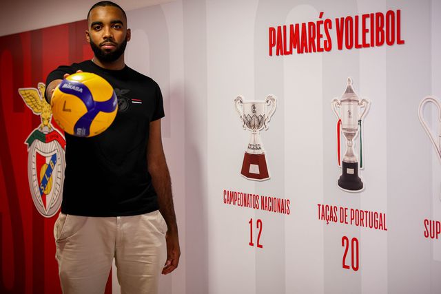 Eduardo Brito renova contrato com o Benfica