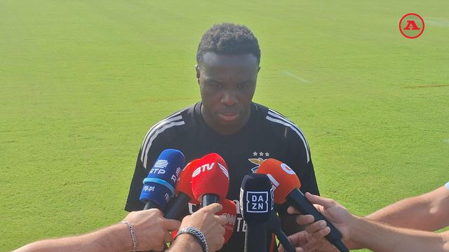 Bruma fala aos jornalistas em Tampa, Estados Unidos