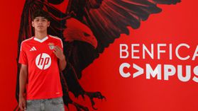 Benfica agarra promessa para o eixo da defesa