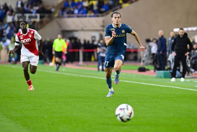 Amar Dedic ao serviço do Marselha no jogo com o Mónaco