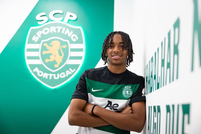 Sporting contrata extremo