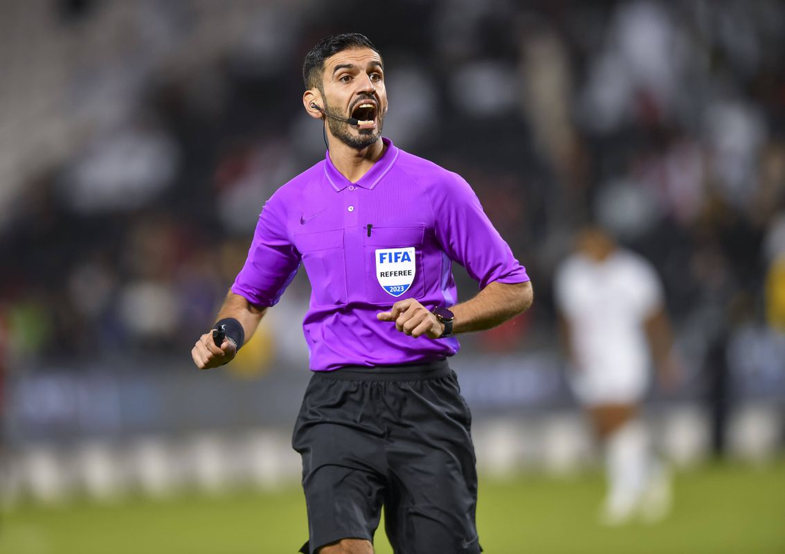 Árbitro do Qatar no Benfica-Auckland