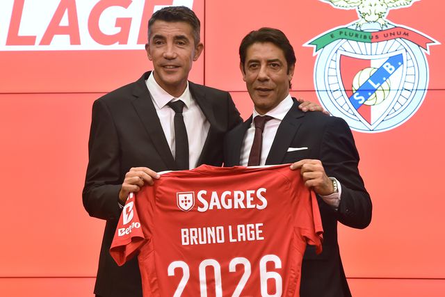 Bruno Lage e Rui Costa na apresentação do treinador em setembro de 2024