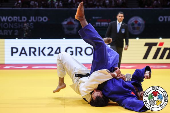 Jorge Fonseca projetado depois de dar as costas ao adversário. Foto IJF