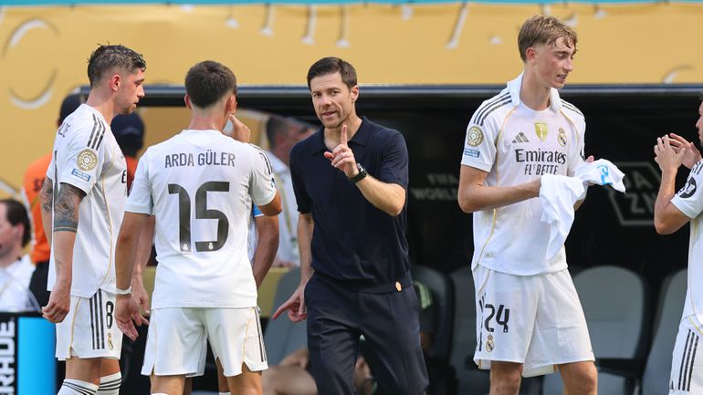 Xabi Alonso frustrado na estreia e revela estado de Mbappé