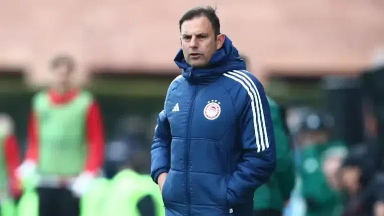 Mercado Rio Ave: Olympiakos despede-se de Sotiris Silaidopoulos