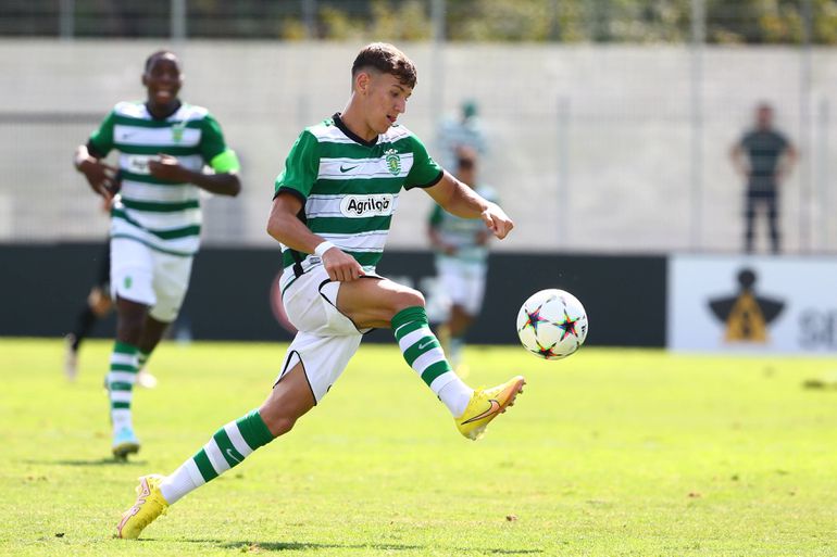 Sporting: Diogo Travassos vai renovar e pode 'congelar' contratação