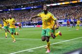 Mokoena festeja o golo da África do Sul diante da Chéquia em Atlanta — Foto: IMAGO