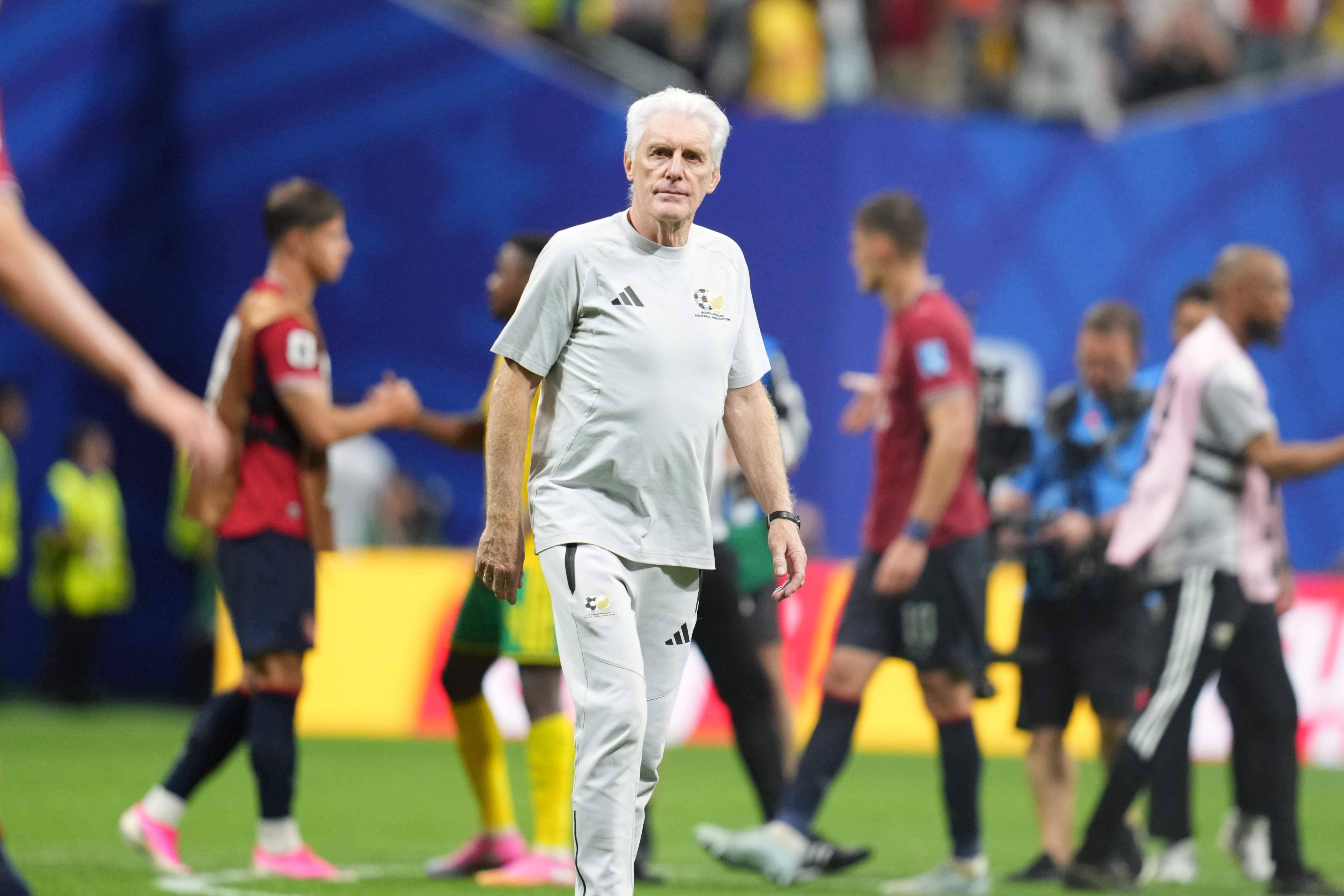 Hugo Broos, selecionador de 74 anos da África do Sul