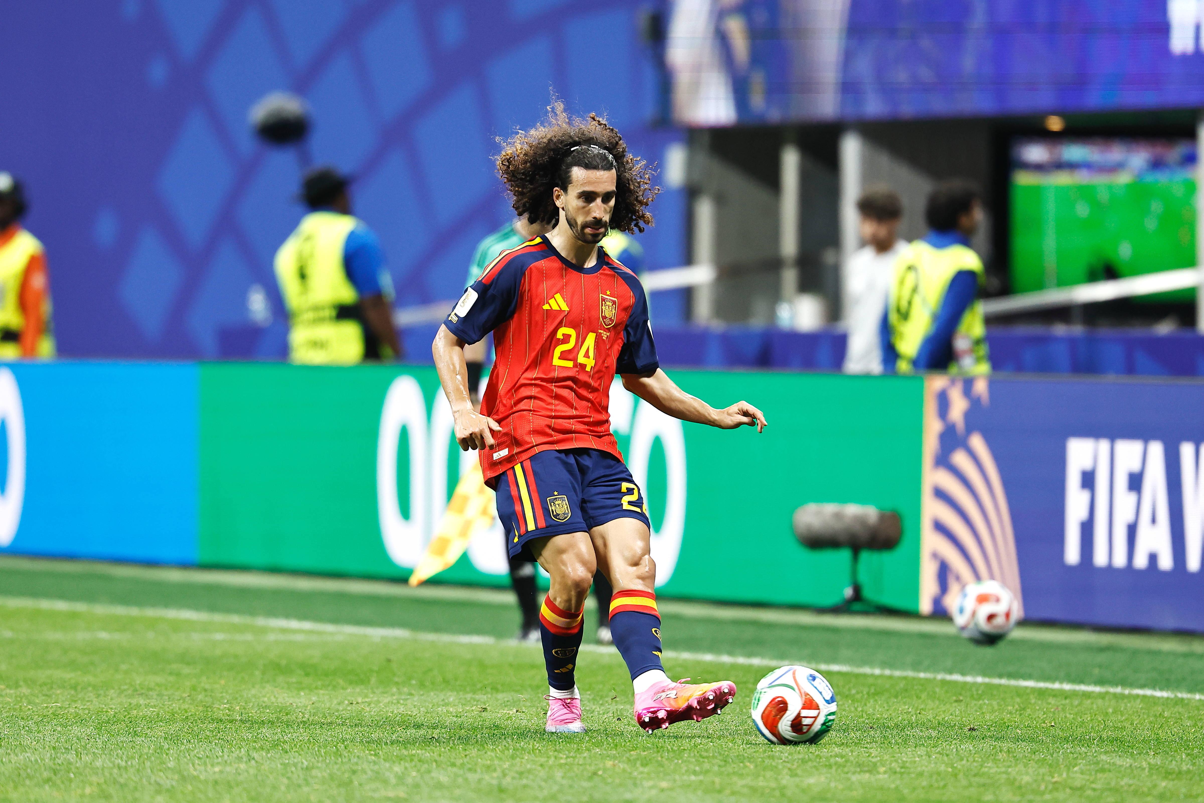 Cucurella trocou o Chelsea pelo Real Madrid por cerca de 50 milhões de euros. Deverá ser o titular na lateral-esquerda. Fran García e o ex-Benfica Álvaro Carreras são outras opções
