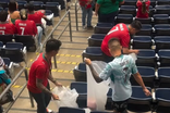 Fãs de Portugal dão o exemplo e limpam o estádio em Houston