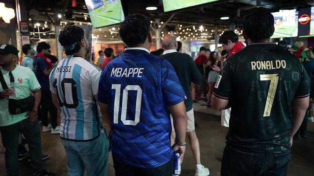 Uma camisola de Messi no meio da festa portuguesa