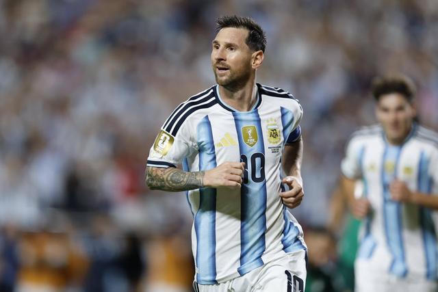 Messi chorou depois do primeiro golo frente à Argélia