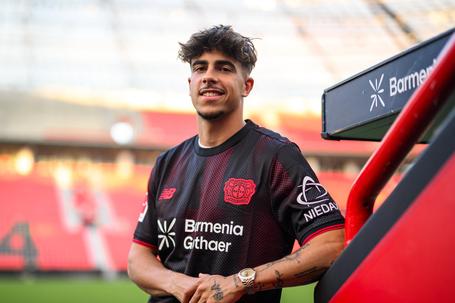 Afonso Moreira com a camisola do Leverkusen - Foto: Bayer