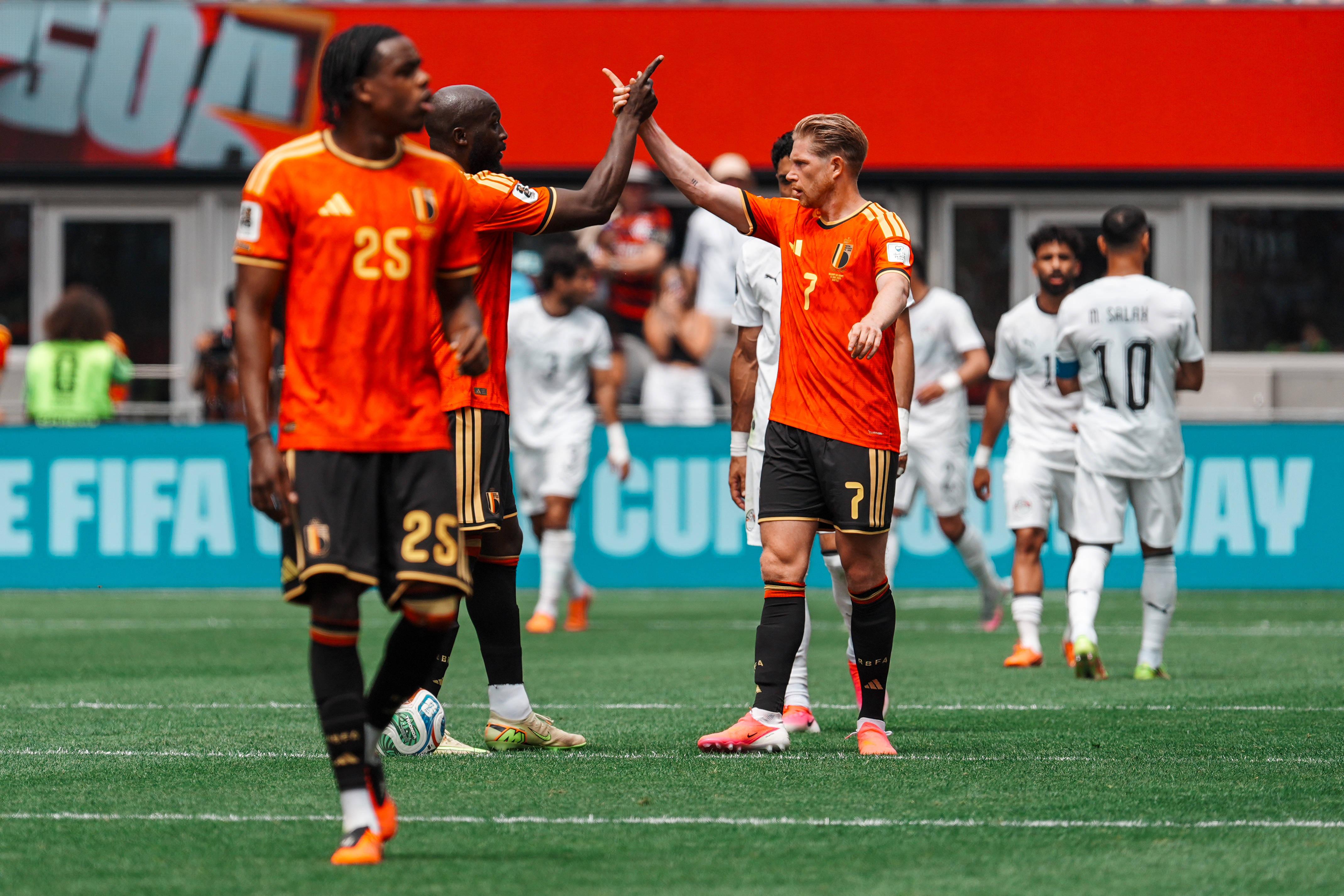 DESILUSÕES - A Bélgica não foi além do empate diante do Iraque. Lukaku saltou do banco para ser decisivo e mudar o encontro