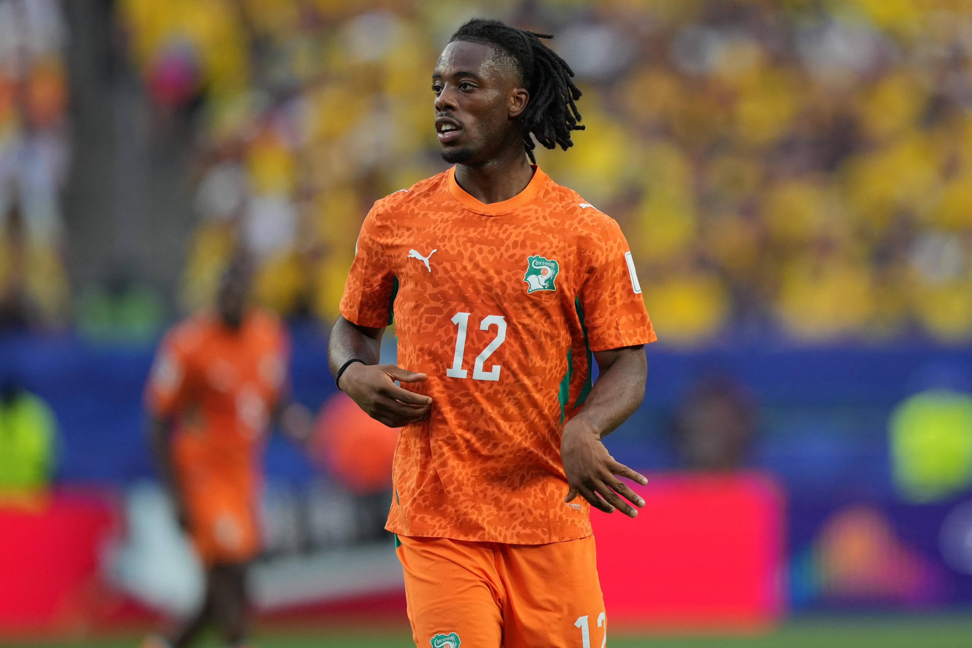 Elye Wahi foi titular pela Costa do Marfim diante do Equador (1-0)