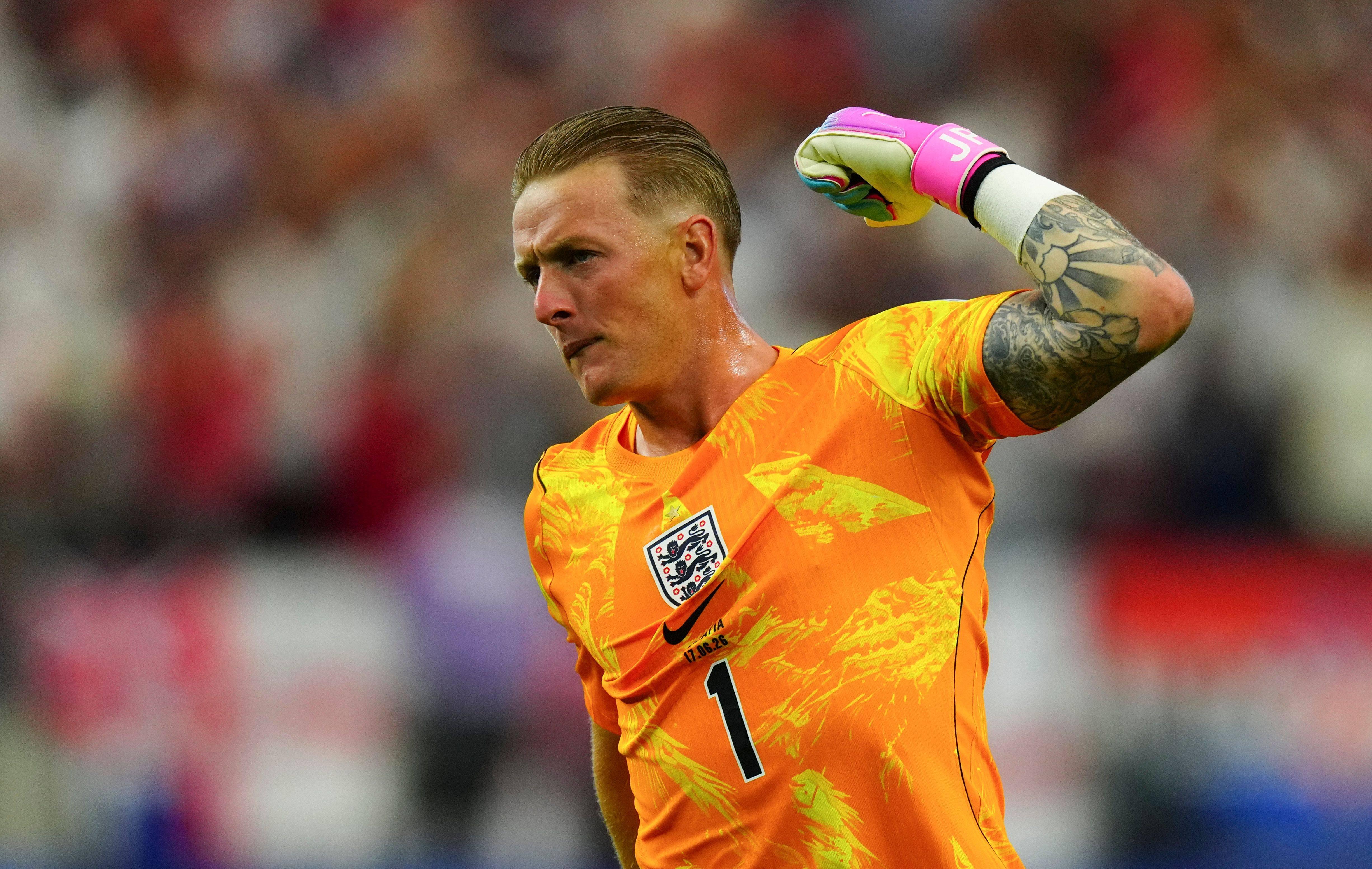 Jordan Pickford sofreu dois golos na estreia de Inglaterra no Mundial 2026