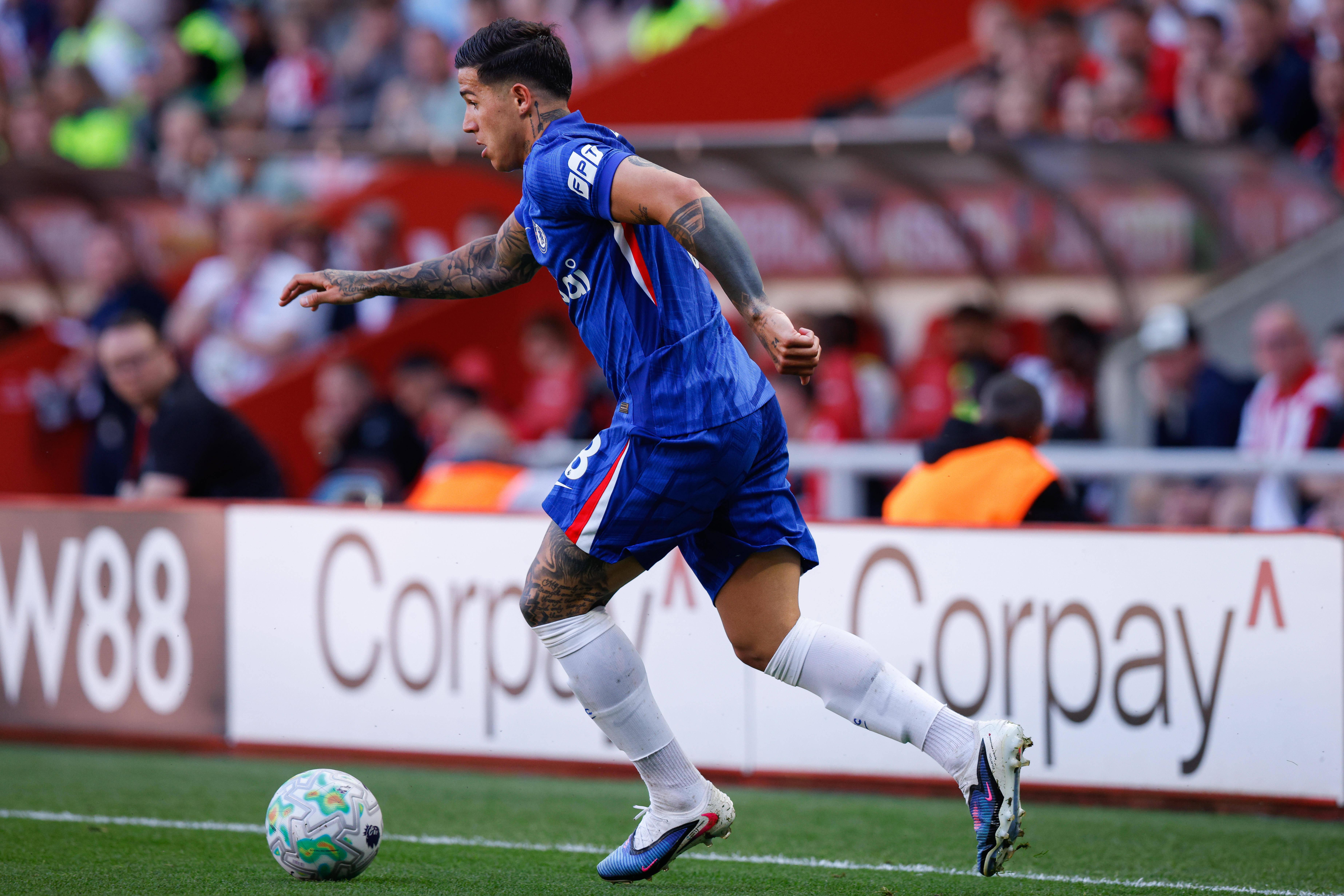 Enzo Fernández é um dos desejos do Real Madrid para reforçar o meio-campo. O ex-Benfica já piscou o olho aos 'merengues'. Chelsea exige cerca de 140 milhões de euros