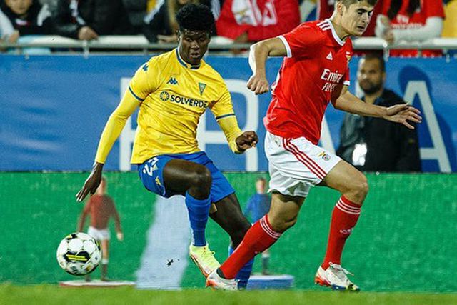 Estoril: Benchimol luta por lugar ou pode ser vendido