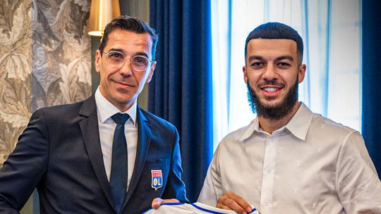 Oficial: Lyon anuncia contratação de Mikautadze