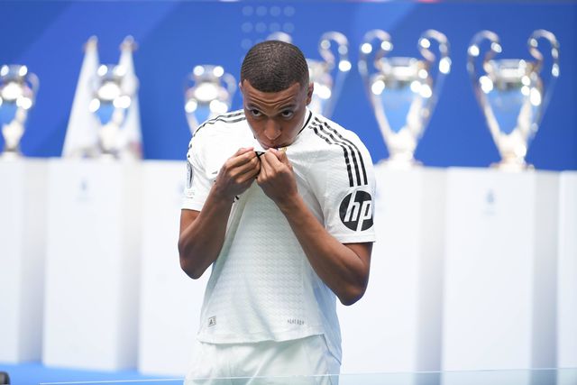 Mbappé cortou salário para metade para jogar no Real Madrid