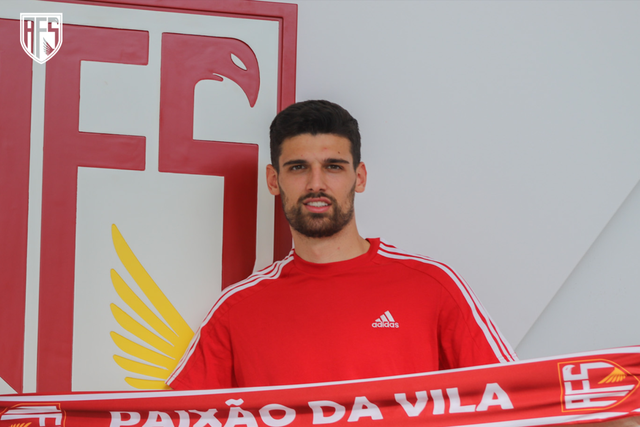 Oficial: central francês reforça o Aves SAD